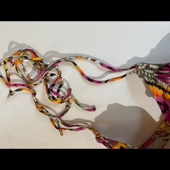 Designer Underwire Bikini‎ Top - Picture 7 of 7